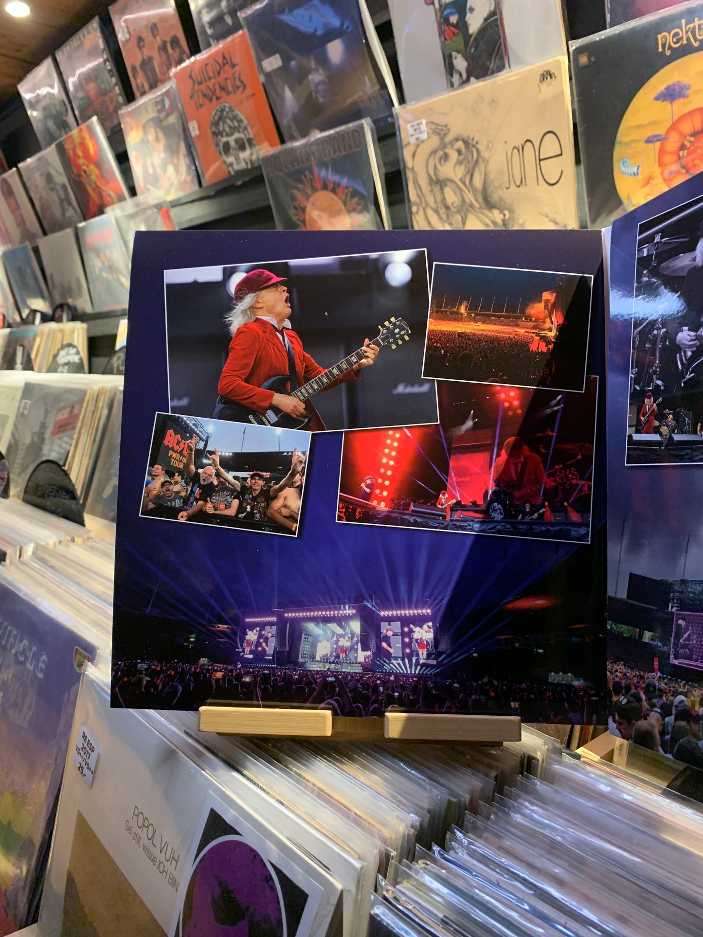 AC/DC – LET THERE BE THUNDER...BOOT SUI 2025...MINT