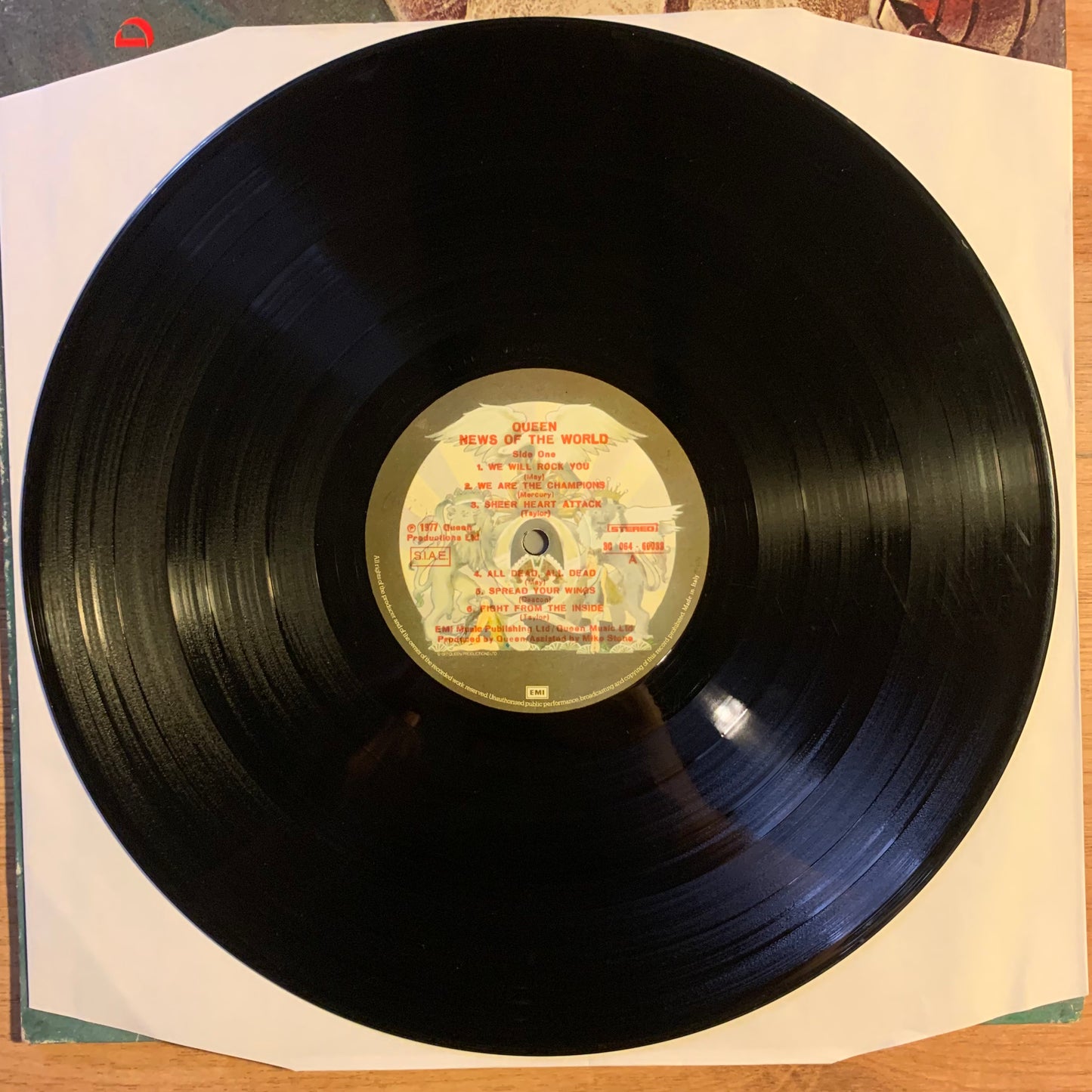 Queen - News of the World - Étiquette état
