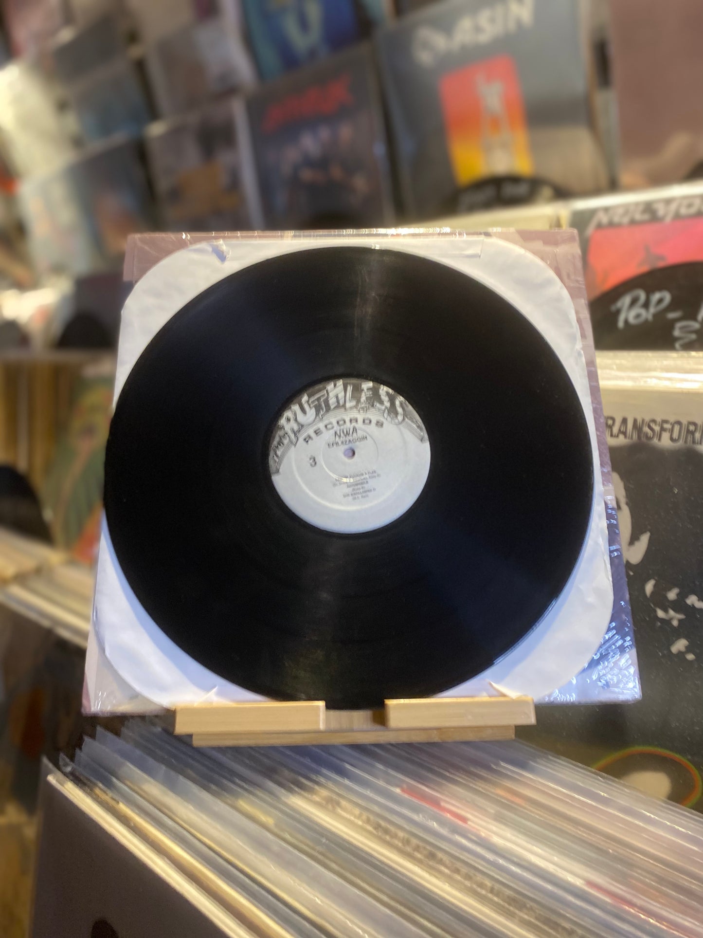 N.W.A. - Efil4zaggin / 100 Miles And Runnin' / DLP unofficial (REISSUE US 2002)