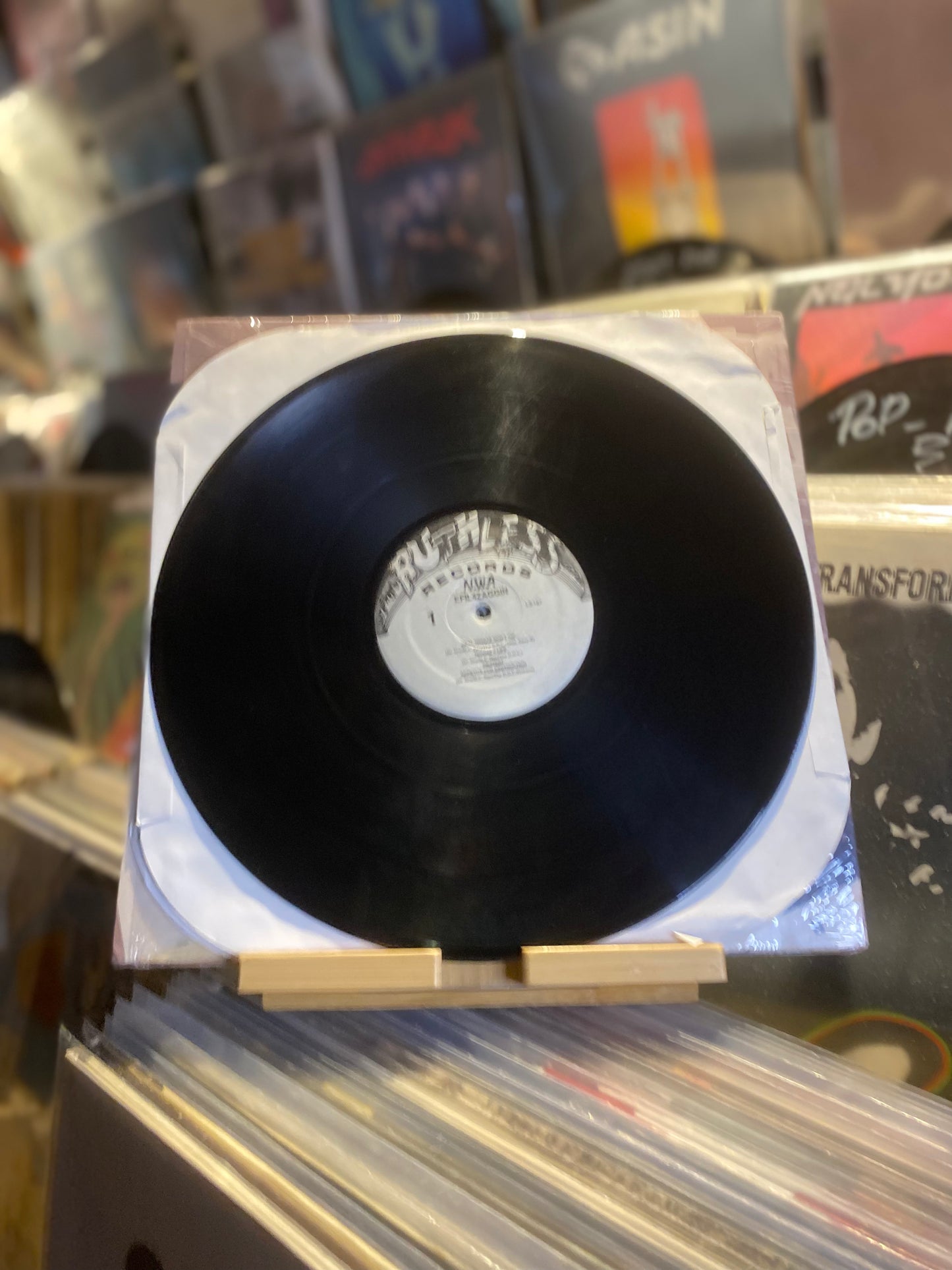 N.W.A. - Efil4zaggin / 100 Miles And Runnin' / DLP unofficial (REISSUE US 2002)