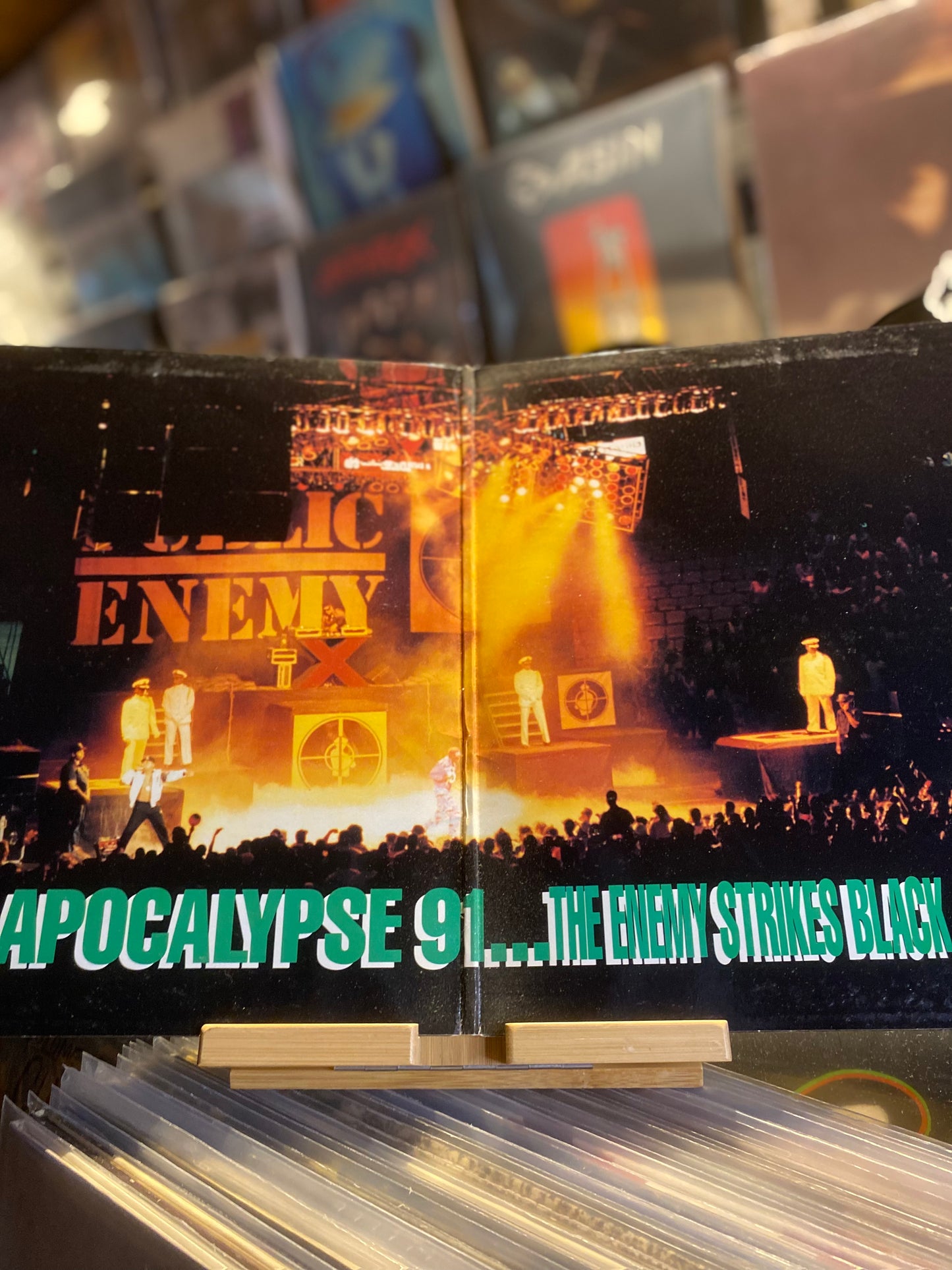 PUBLIC ENEMY – APOCALYPSE 91... THE ENEMY STRIKES BLACK / (OG US 1991 )