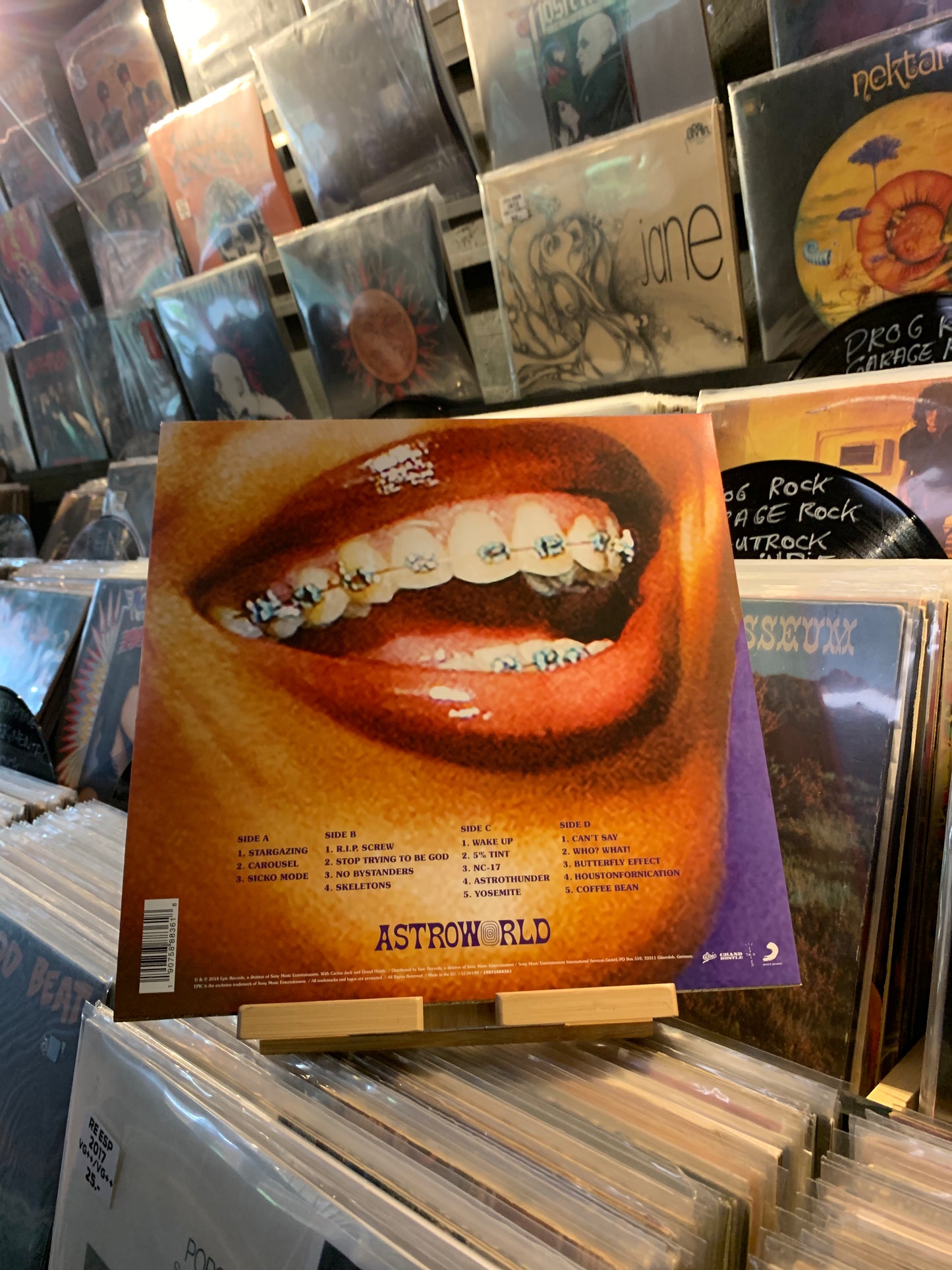 TRAVIS SCOTT - ASTROWORLD...TRAVIS SCOTT - ASTROWORLD...OG EU 2018 EX/NM DLP EX/NM DLP