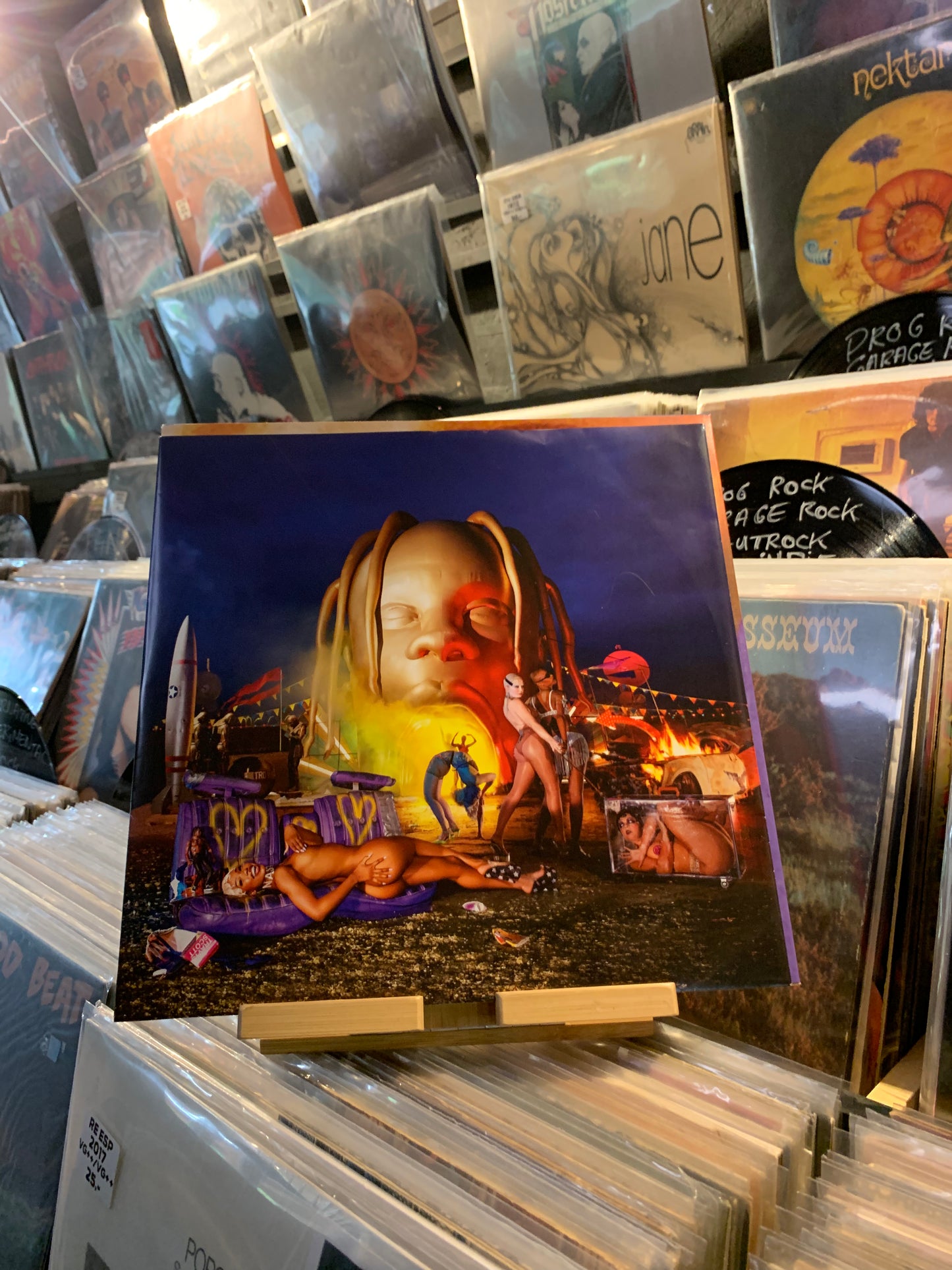 TRAVIS SCOTT - ASTROWORLD...TRAVIS SCOTT - ASTROWORLD...OG EU 2018 EX/NM DLP EX/NM DLP