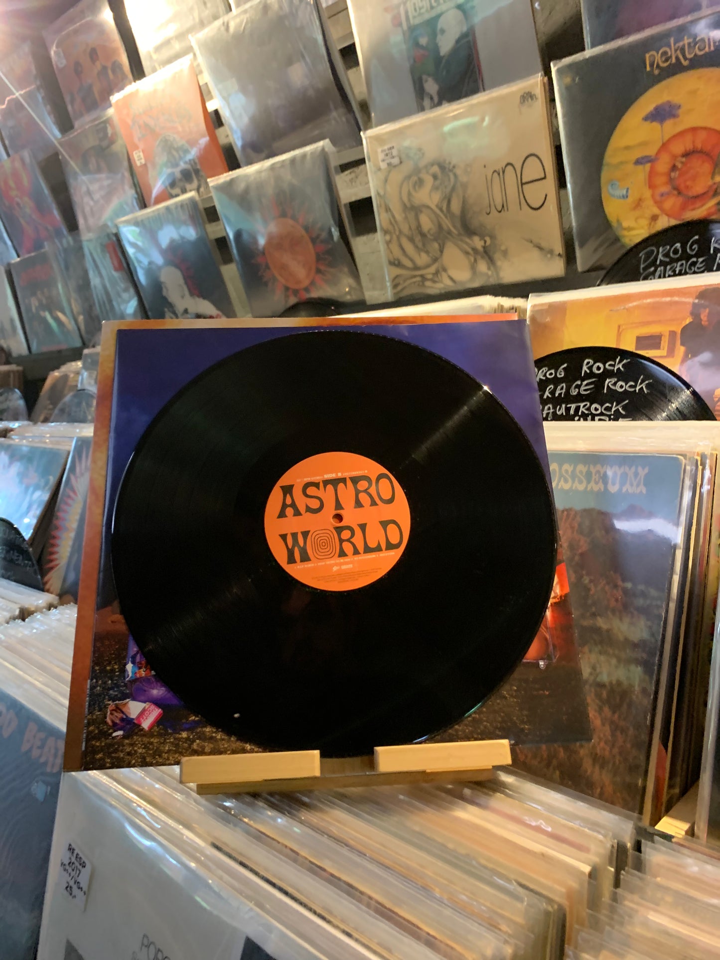 TRAVIS SCOTT - ASTROWORLD...TRAVIS SCOTT - ASTROWORLD...OG EU 2018 EX/NM DLP EX/NM DLP