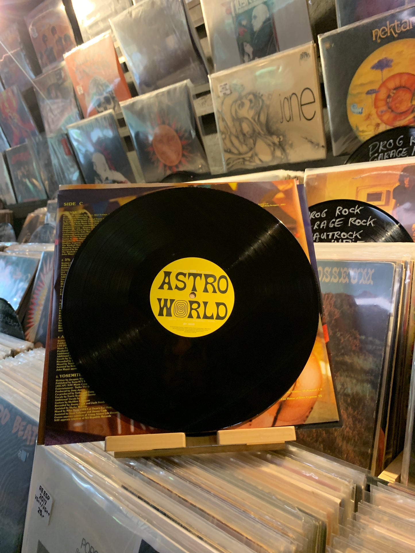 TRAVIS SCOTT - ASTROWORLD...TRAVIS SCOTT - ASTROWORLD...OG EU 2018 EX/NM DLP EX/NM DLP
