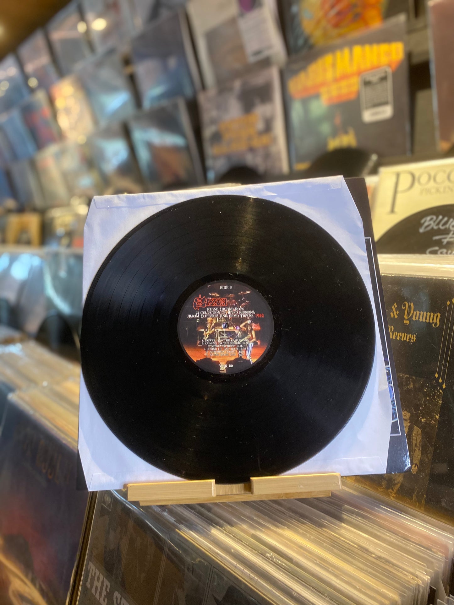SAXON – STAND UP AND ROCK / BOOTLEG (FR 2019)