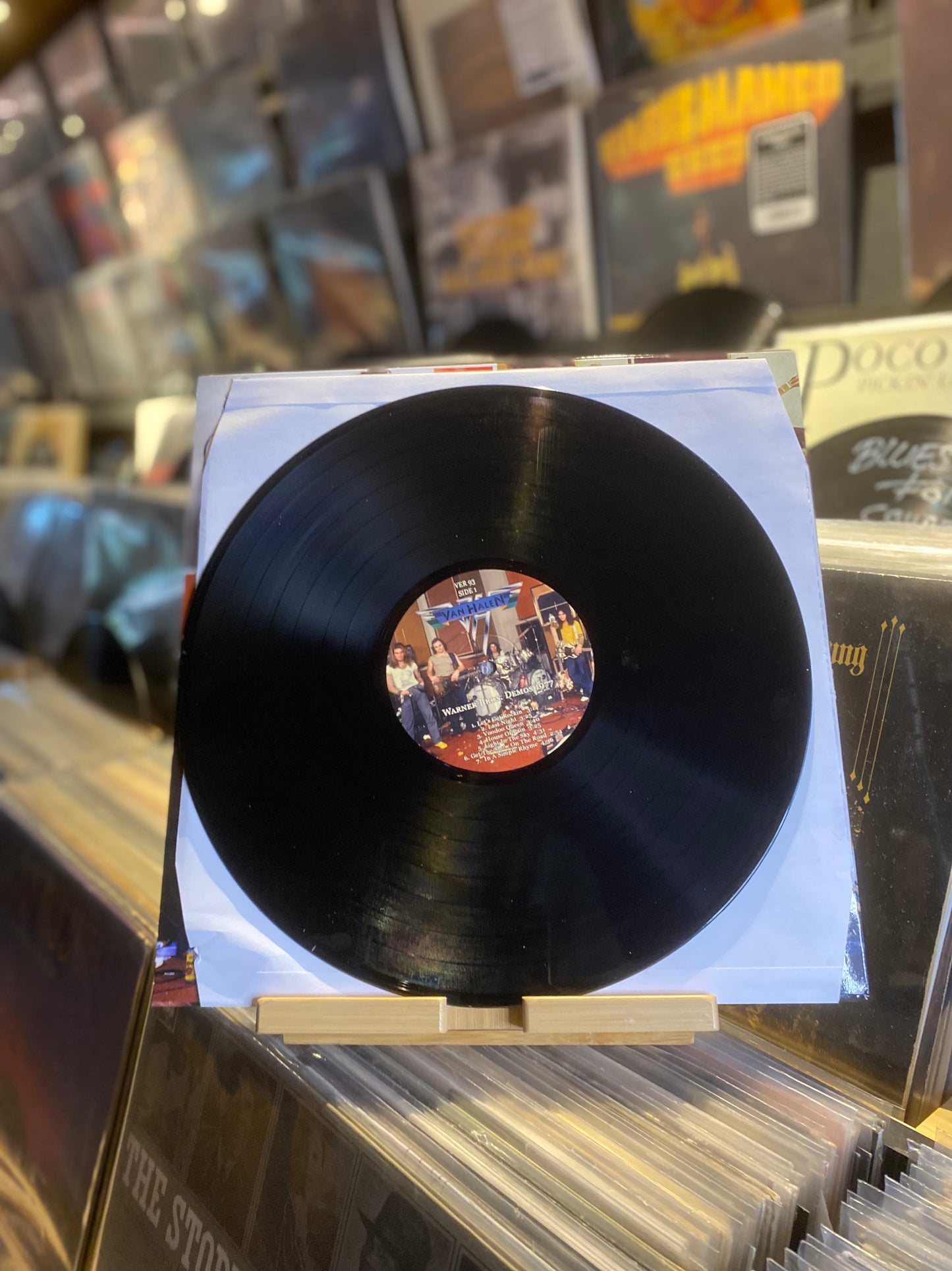 VAN HALEN – WARNER BROS. DEMOS 1977 / LP bootleg (FR  2022)