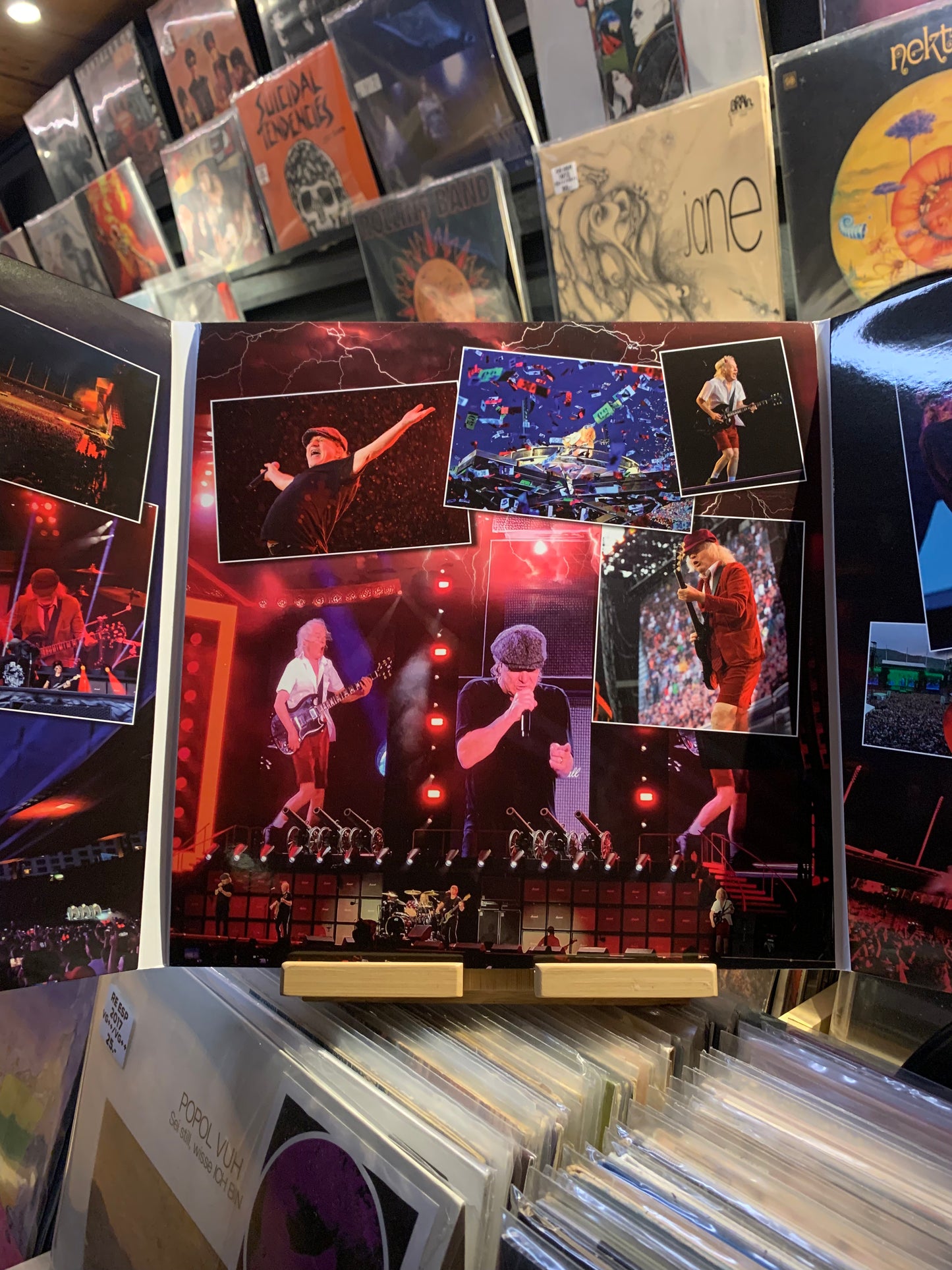 AC/DC – LET THERE BE THUNDER...BOOT SUI 2025...MINT