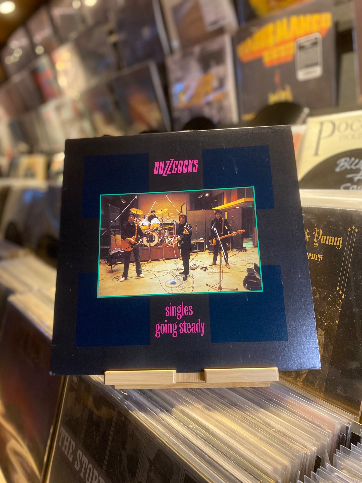 BUZZCOCKS – SINGLES GOING STEADY