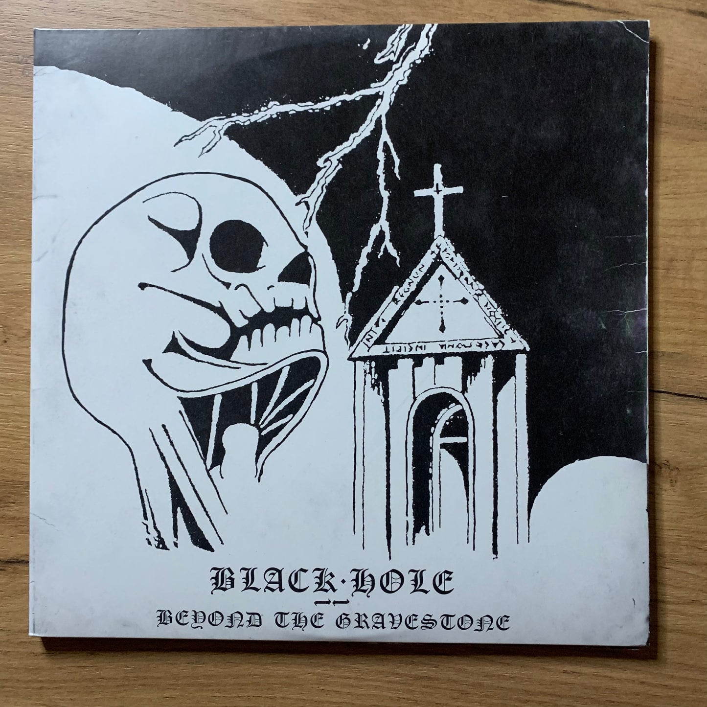BLACK HOLE  – BEYOND THE GRAVESTONE...RE GER 2013...EX/EX