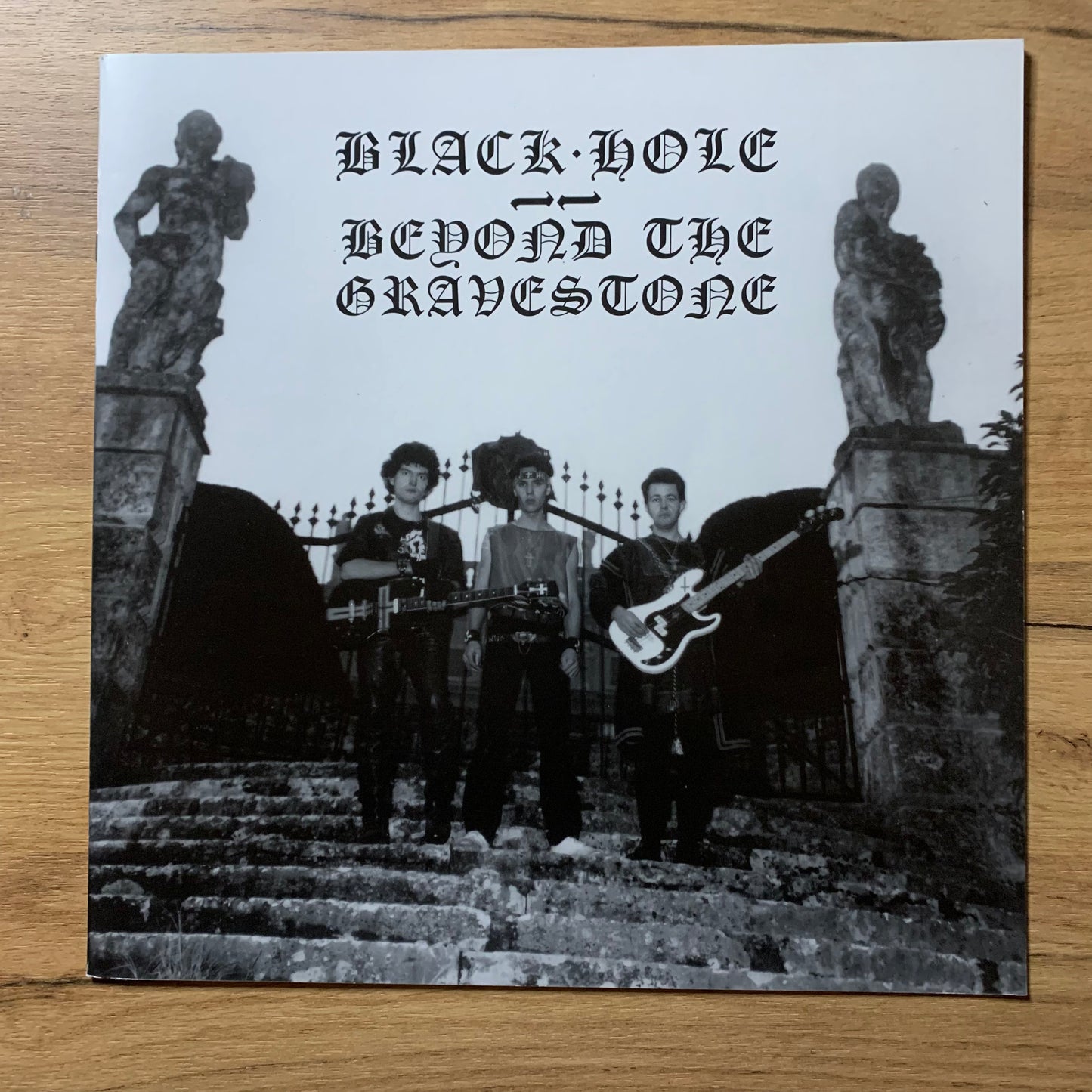 BLACK HOLE  – BEYOND THE GRAVESTONE...RE GER 2013...EX/EX