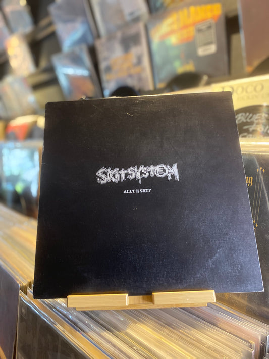 SKITSYSTEM – ALLT E SKIT