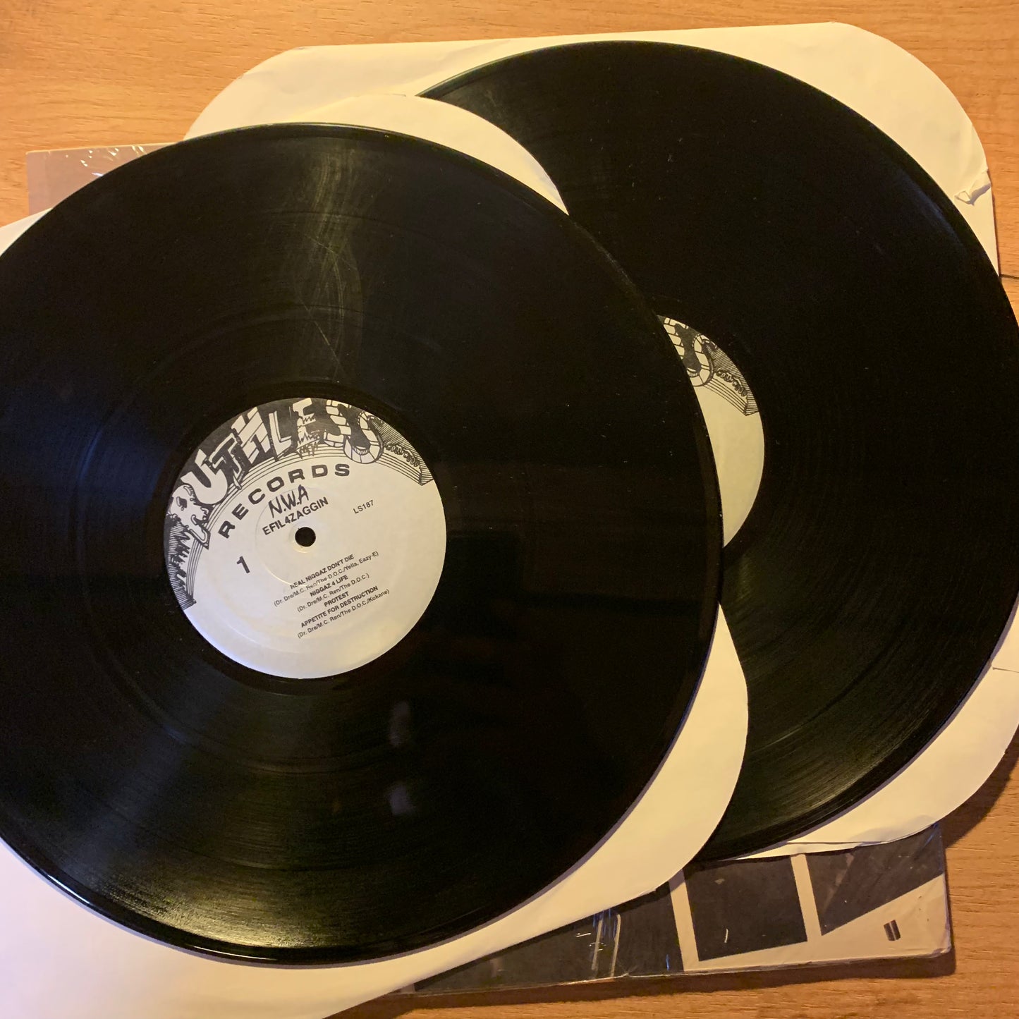 N.W.A – Efil4zaggin...UNO US 2002...VG+/VG+