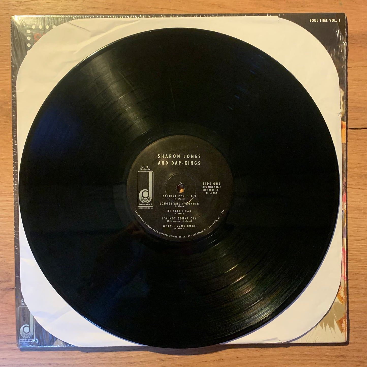 Sharon Jone – Soul Time!..COMPIL US 2001... VG+/VG+