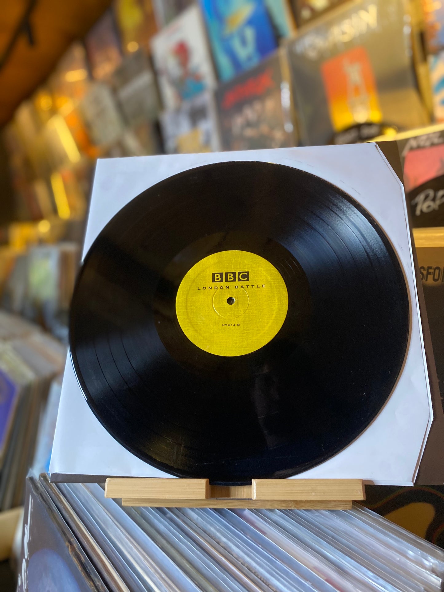 QUEEN - LONDON BATTLE...BOOT 2019...VG+/VG++