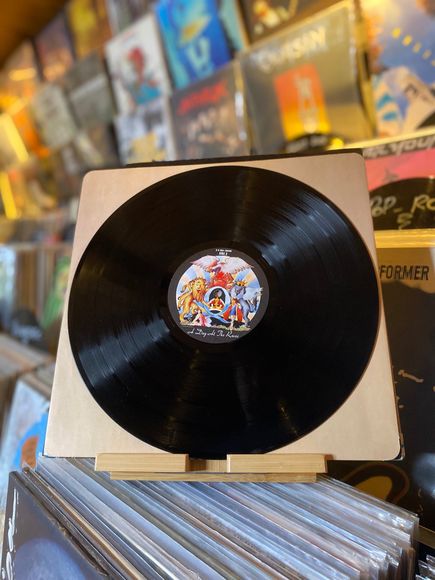 QUEEN - A DAY AT THE RACES..OG ITA 1976...VG+/VG