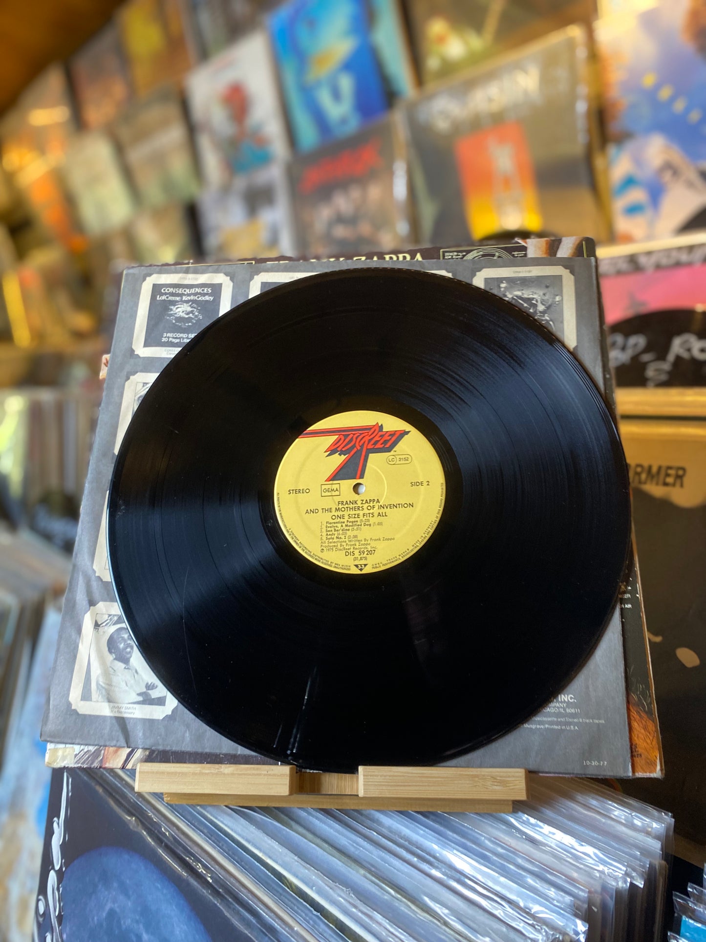 FRANK ZAPPA AND THE MOTHERS OF INVENTION* – ONE SIZE FITS ALL / LP (GER 1975)