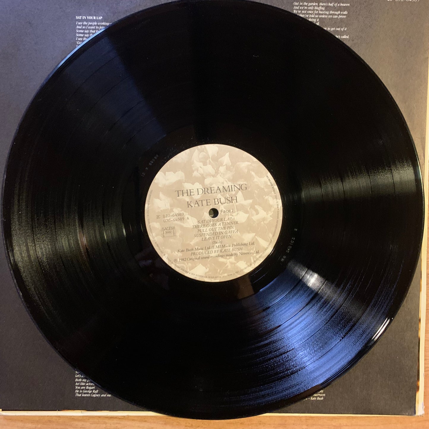 KATE BUSH - The Dreaming...OG FR 1982...VG+/VG+