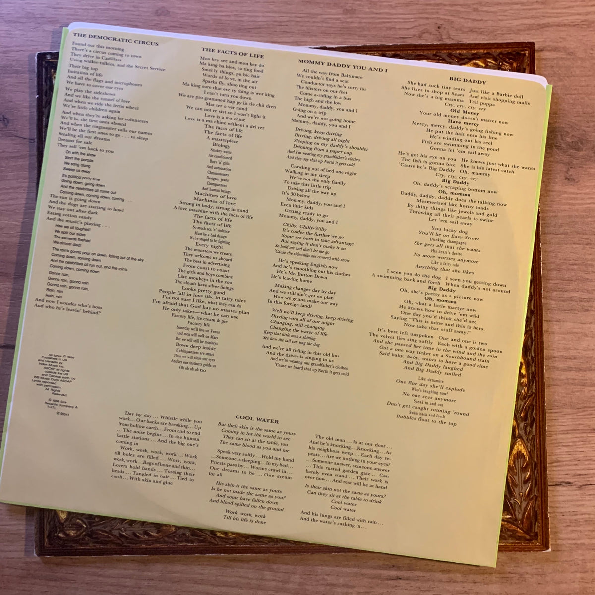 Talking Heads Naked : sous-pochette imprimée avec paroles