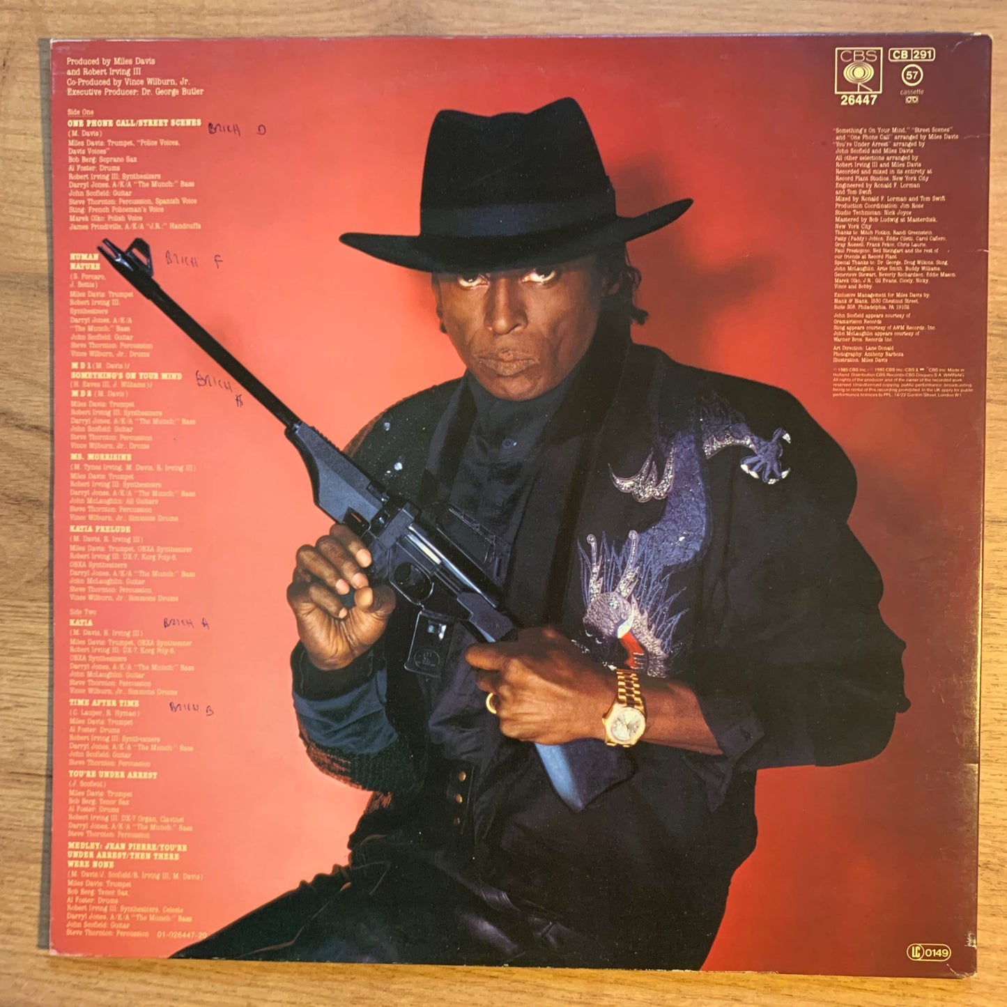 MILES DAVIS - YOU'RE UNDER ARREST...NL 1985...VG+/VG+