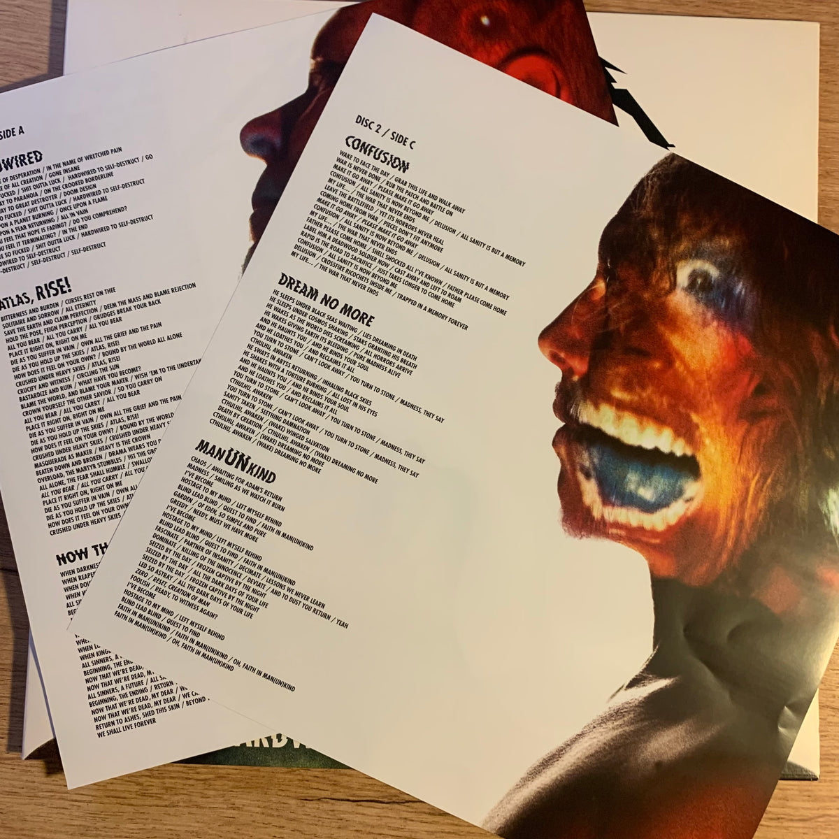 Metallica Hardwired... to Self-Destruct feuillets illustrés et paroles