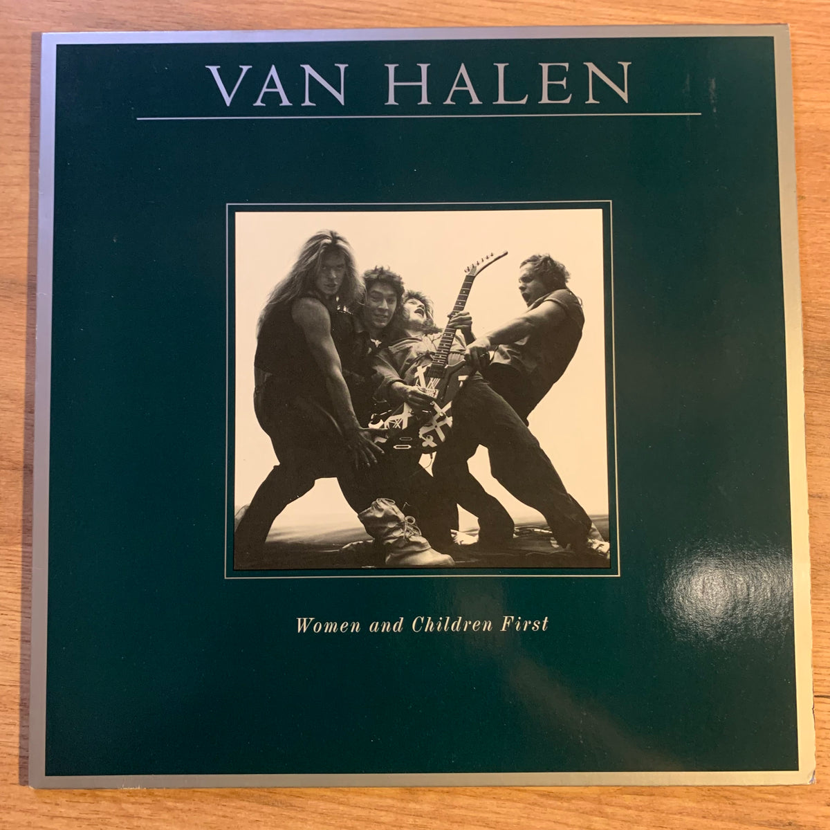 Pochette recto de Van Halen Women and Children First