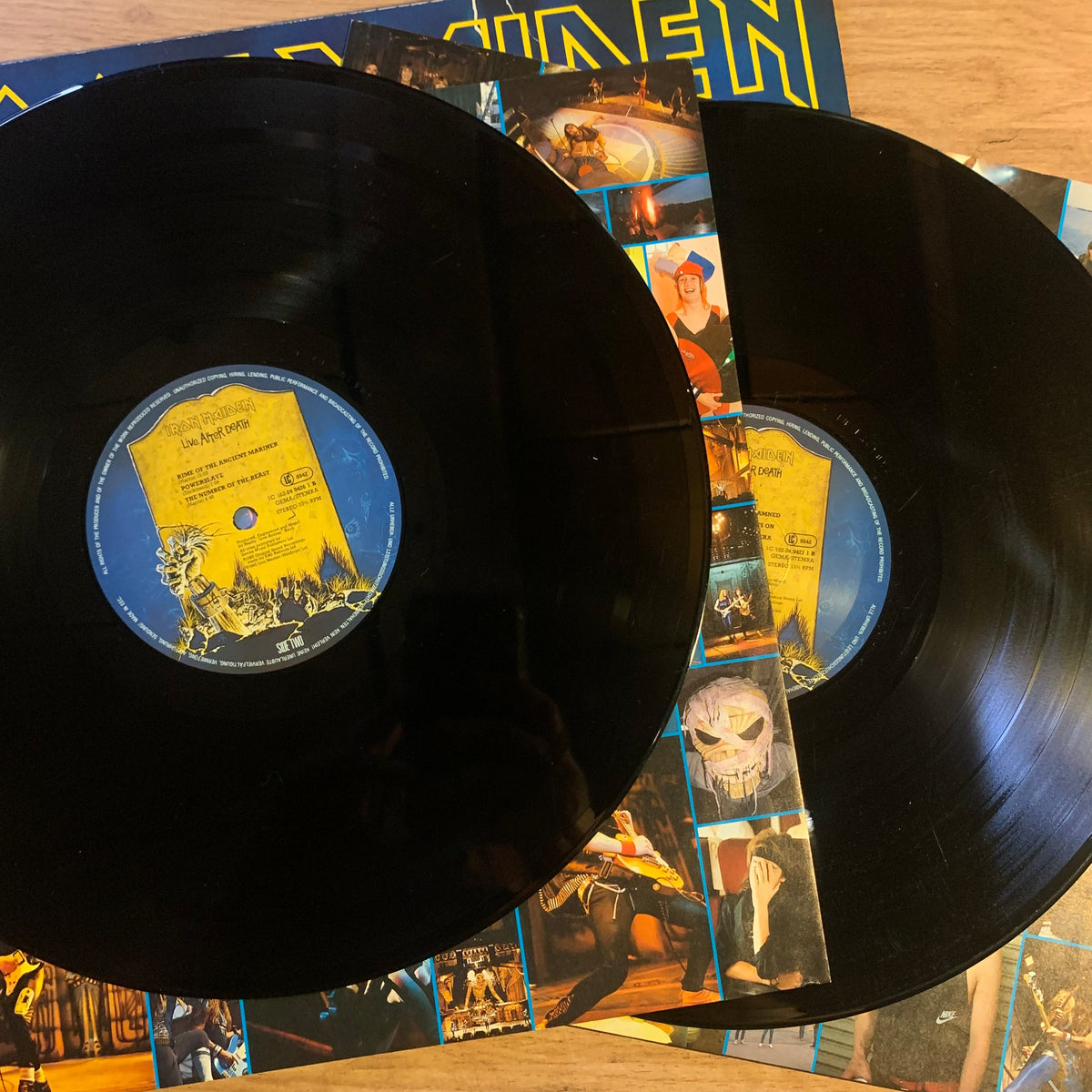 Autre face des pochettes intérieures illustrées
