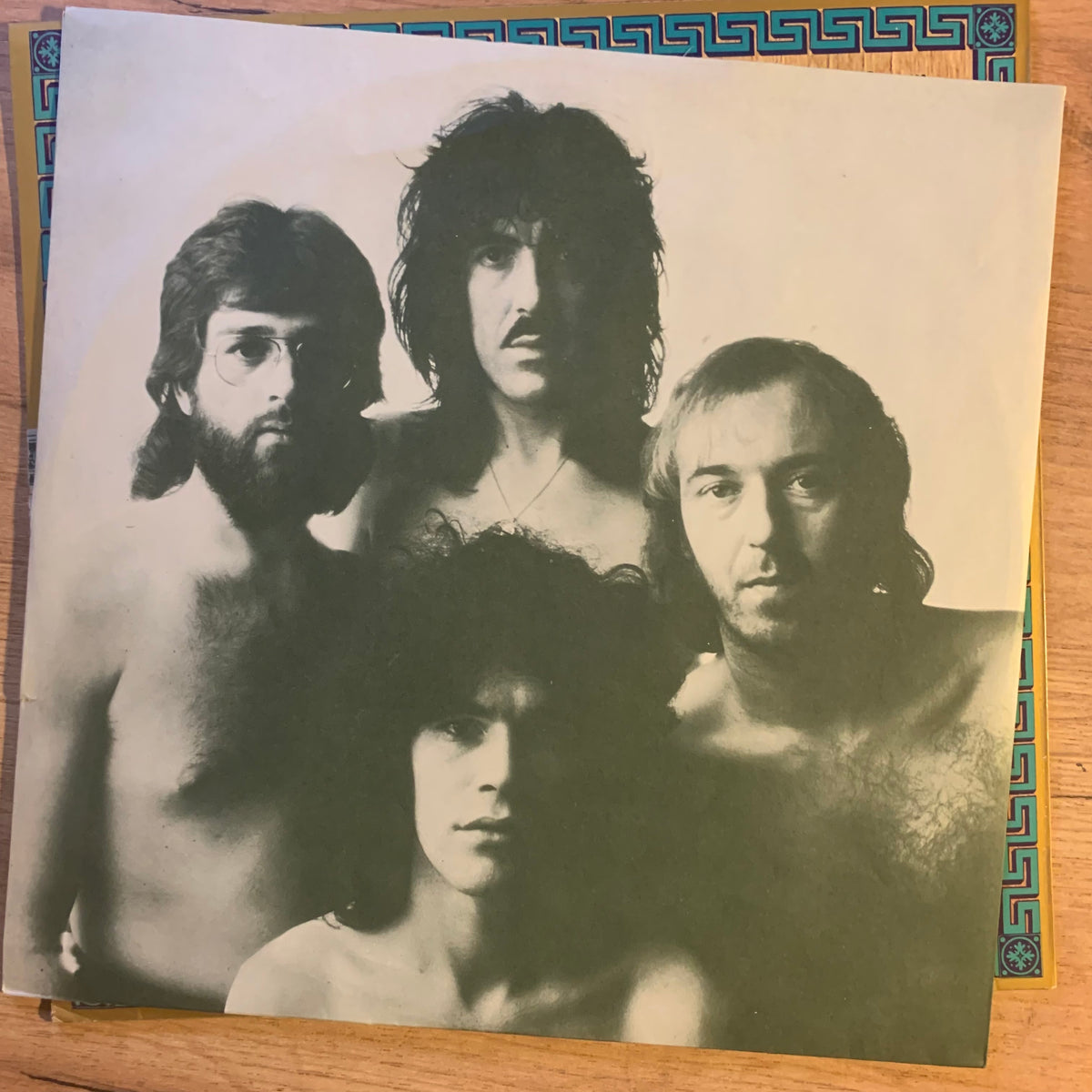 Nazareth – Rampant, feuille illustrée avec la photo du groupe