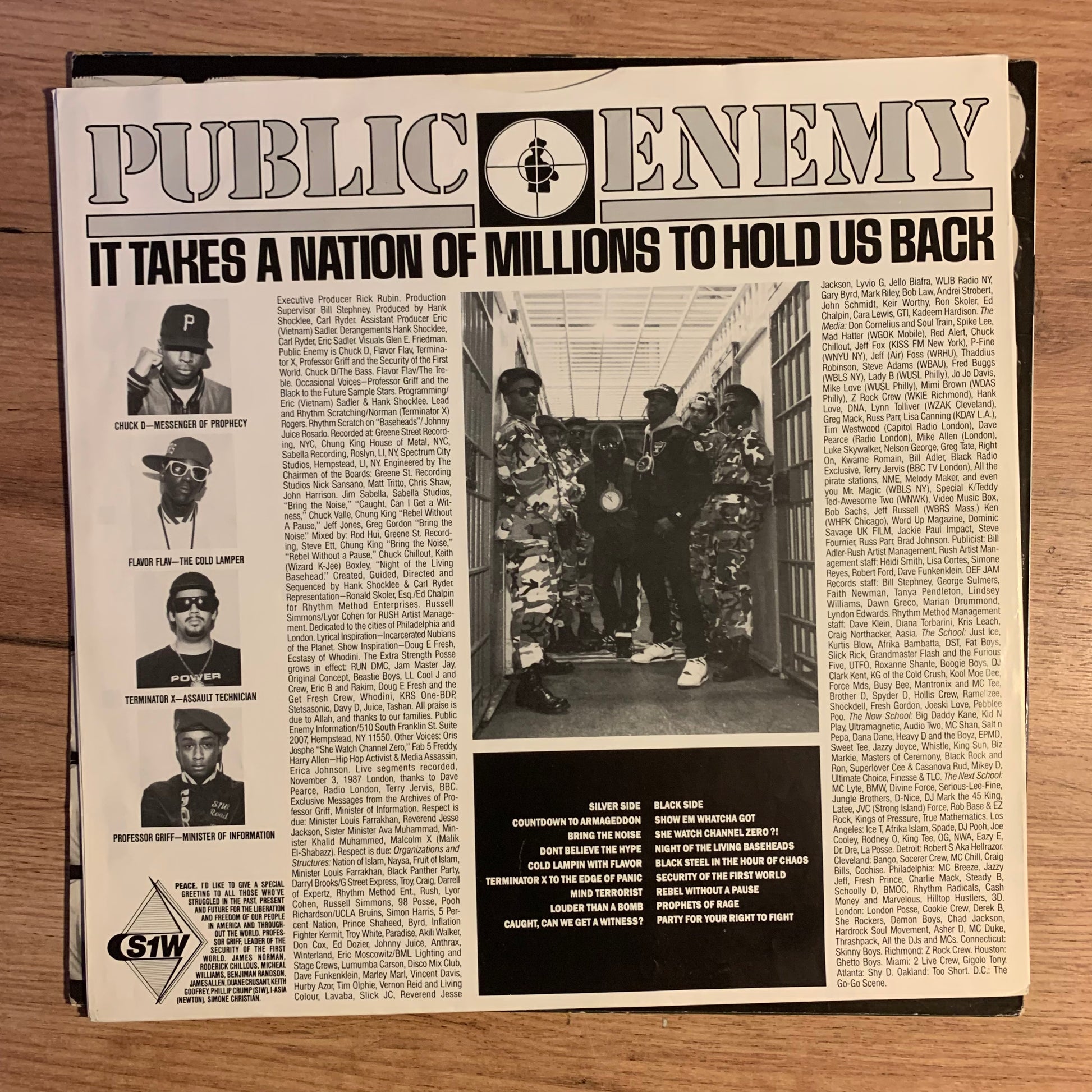 PUBLIC ENEMY - It Takes A Nation Of Millions To Hold Us Back - Étiquette état