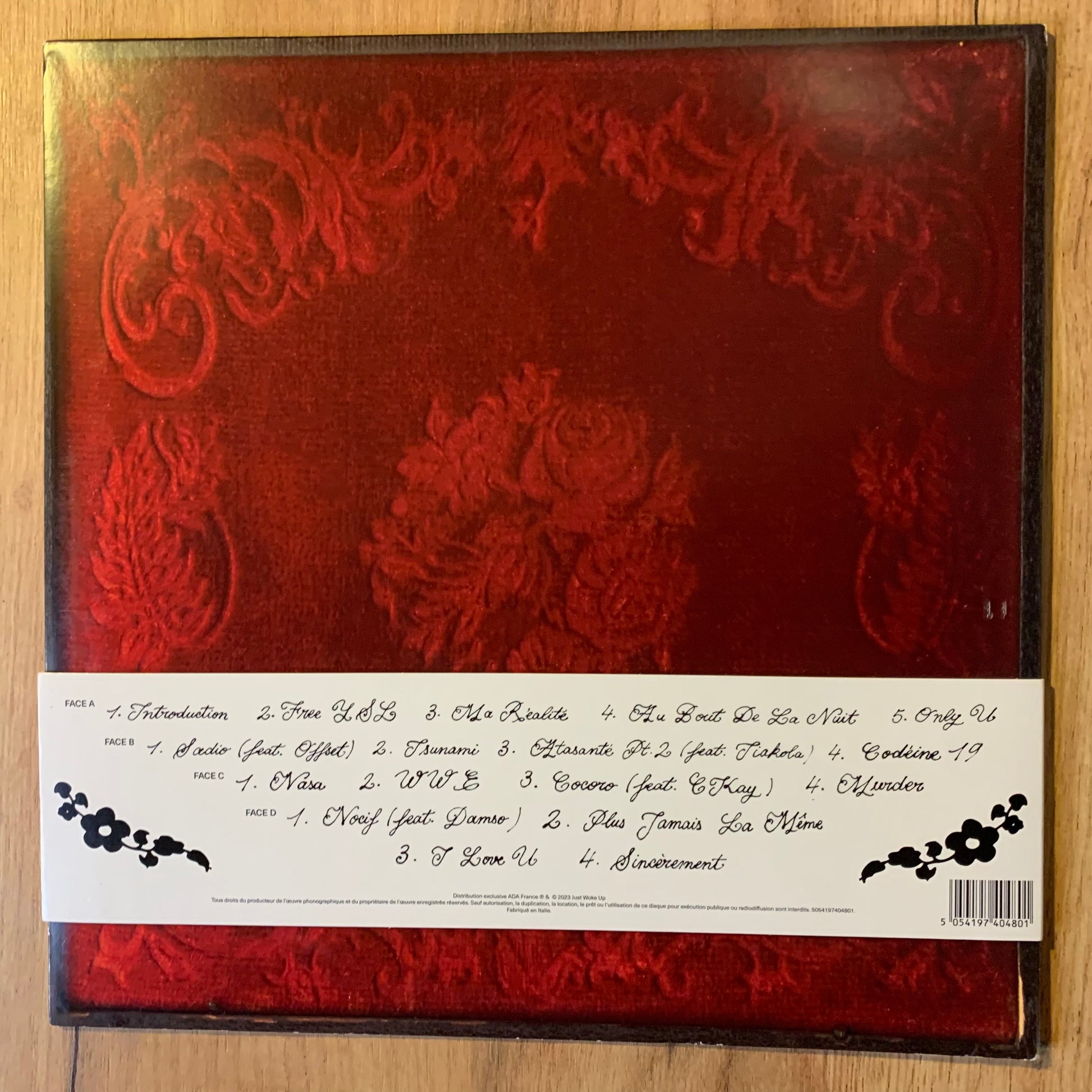 Hamza - Sincèrement - Pochette verso rouge gauffrée avec tracklist