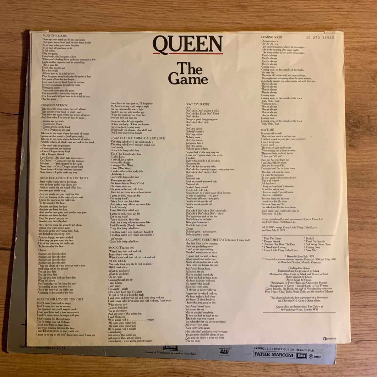 Queen The Game, sous-pochette imprimée avec paroles