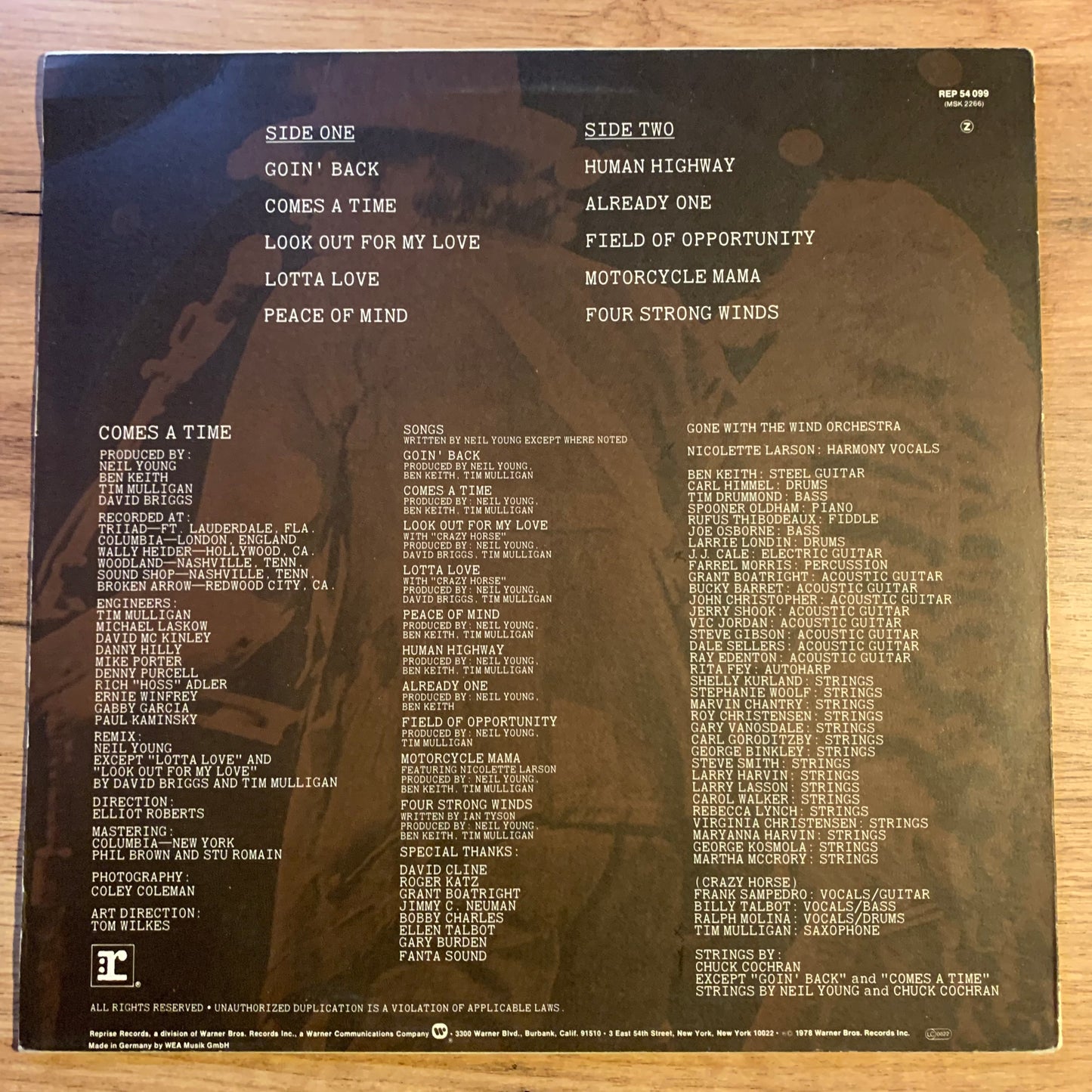 Neil Young - Comes a Time - Pochette verso