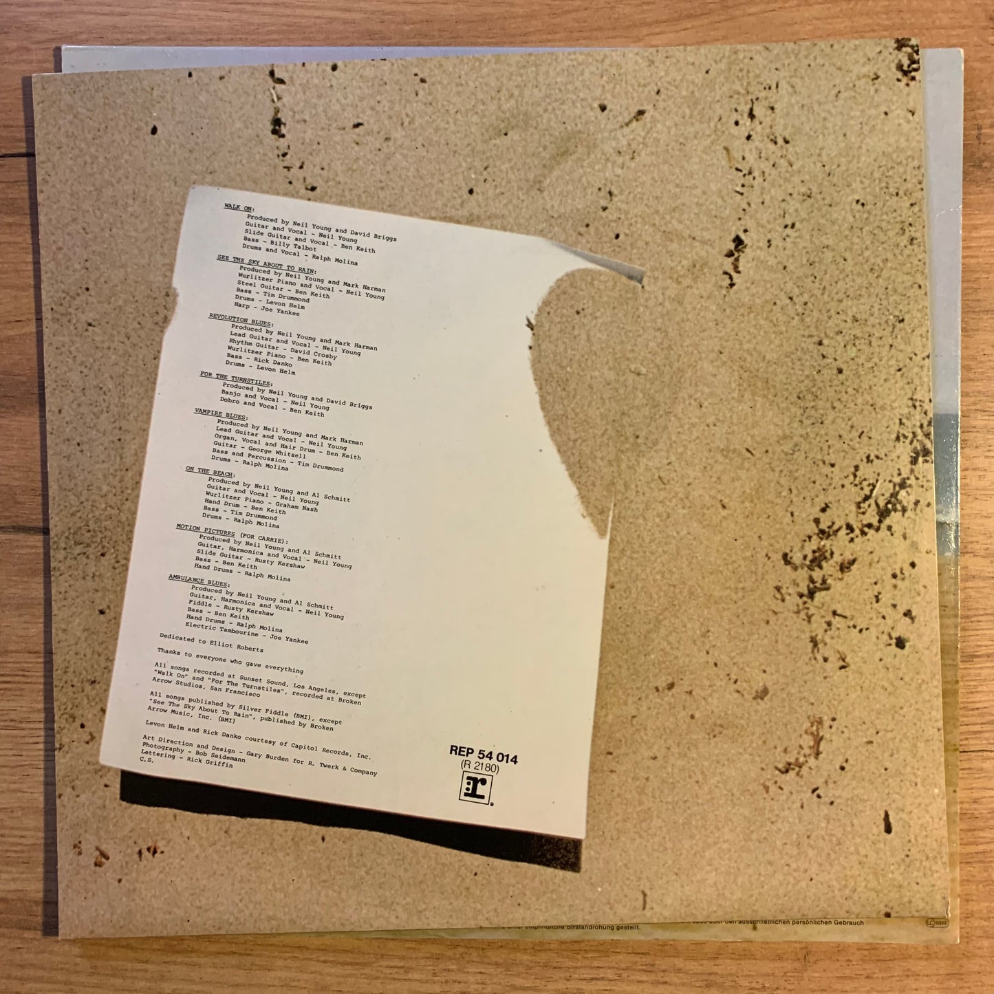 Neil Young - On the Beach - Insert paroles (avec auréole)