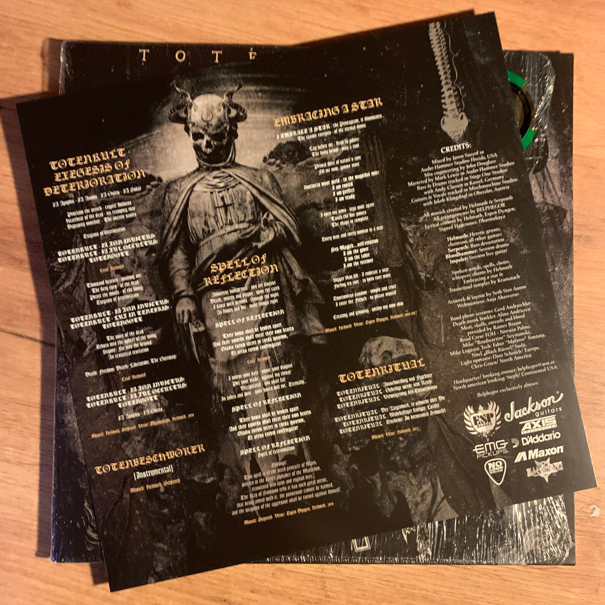 Pochette recto Belphegor Totenritual et autocollant Nuclear Blast