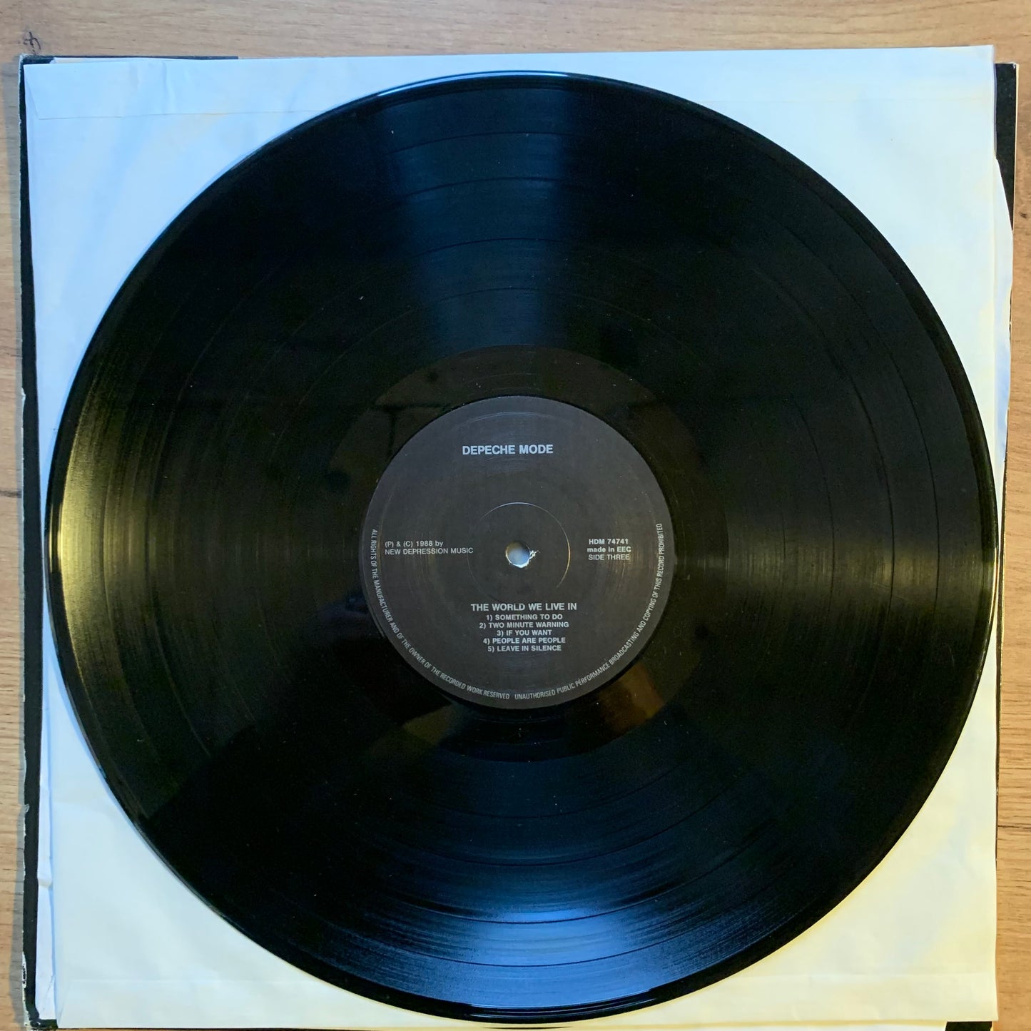 DEPECHE MODE - THE WORLD WE LIVE IN...BOOT EEC 1988...VG/VG+