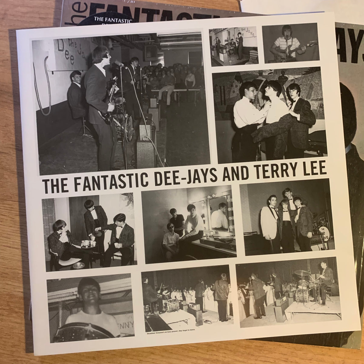 The Fantastic Dee-Jays, insert illustré de photos